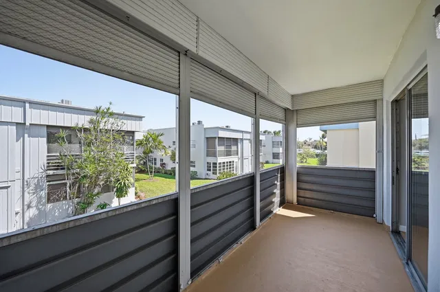 Residence photo 20