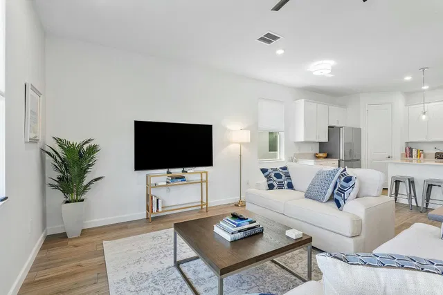 Residence photo 5