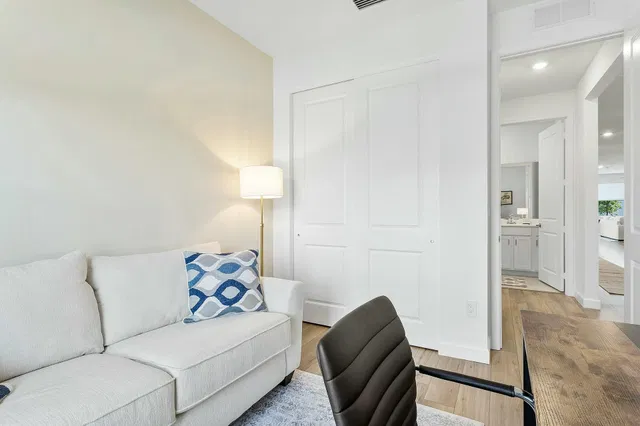 Residence photo 18