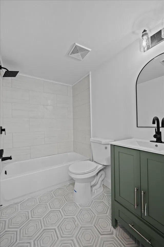 Eastpointe Country Club Unit 101 photo 14