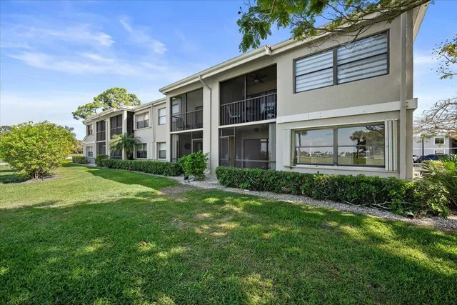 Eastpointe Country Club Unit 101 photo 20