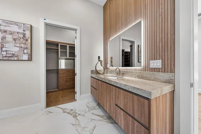 St. Andrews Country Club Residence photo 52