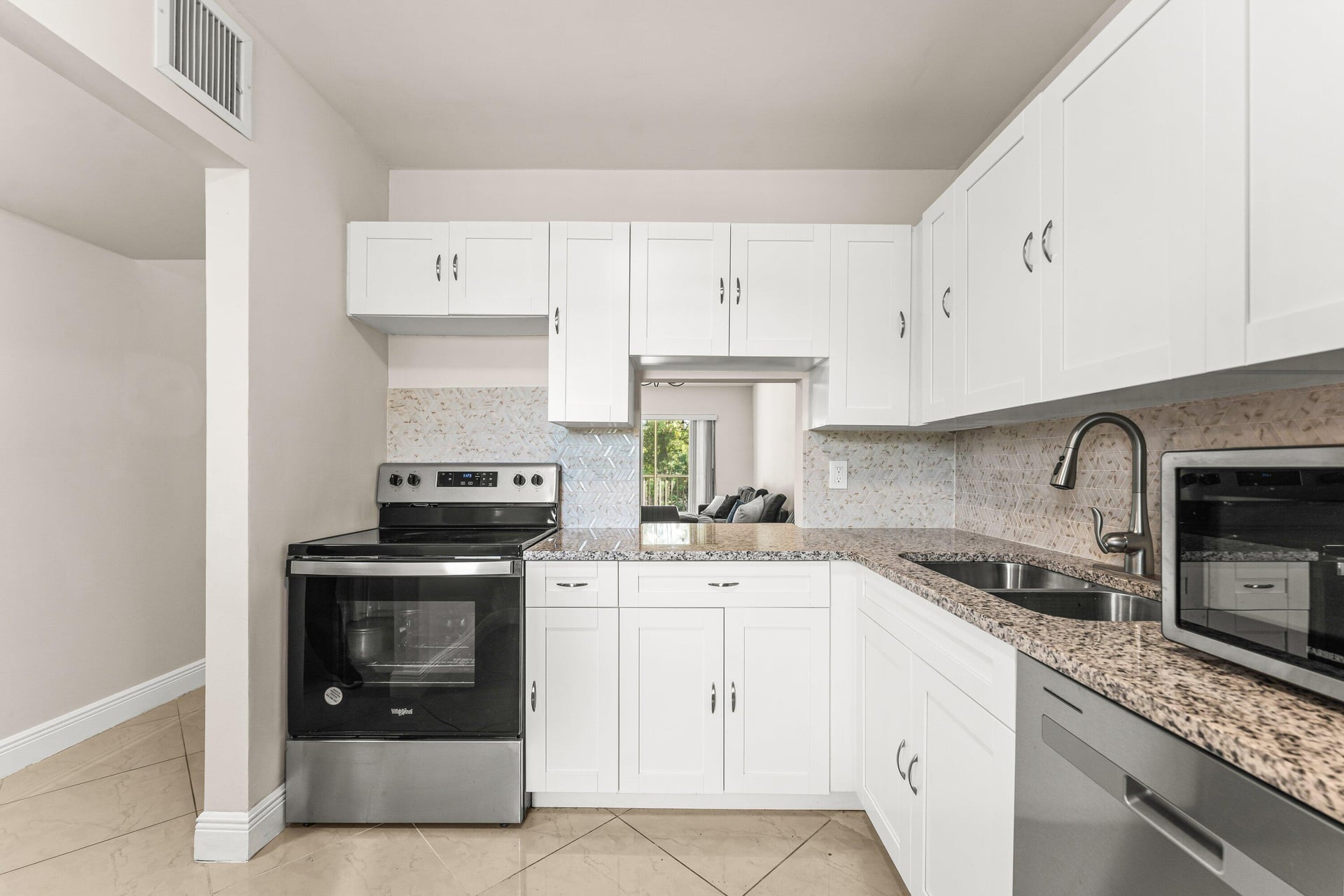 Unit 228 photo 11