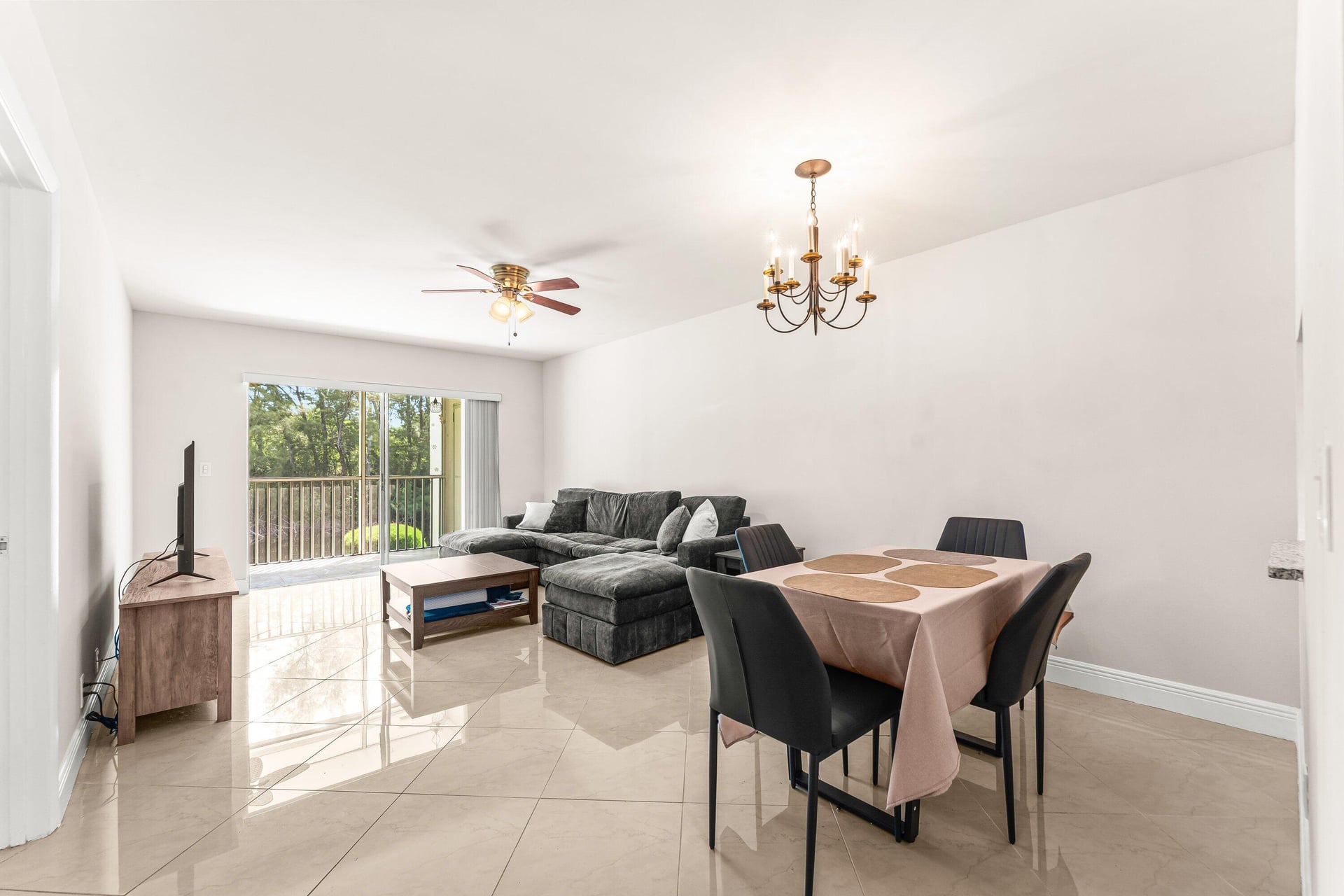 Unit 228 photo 14