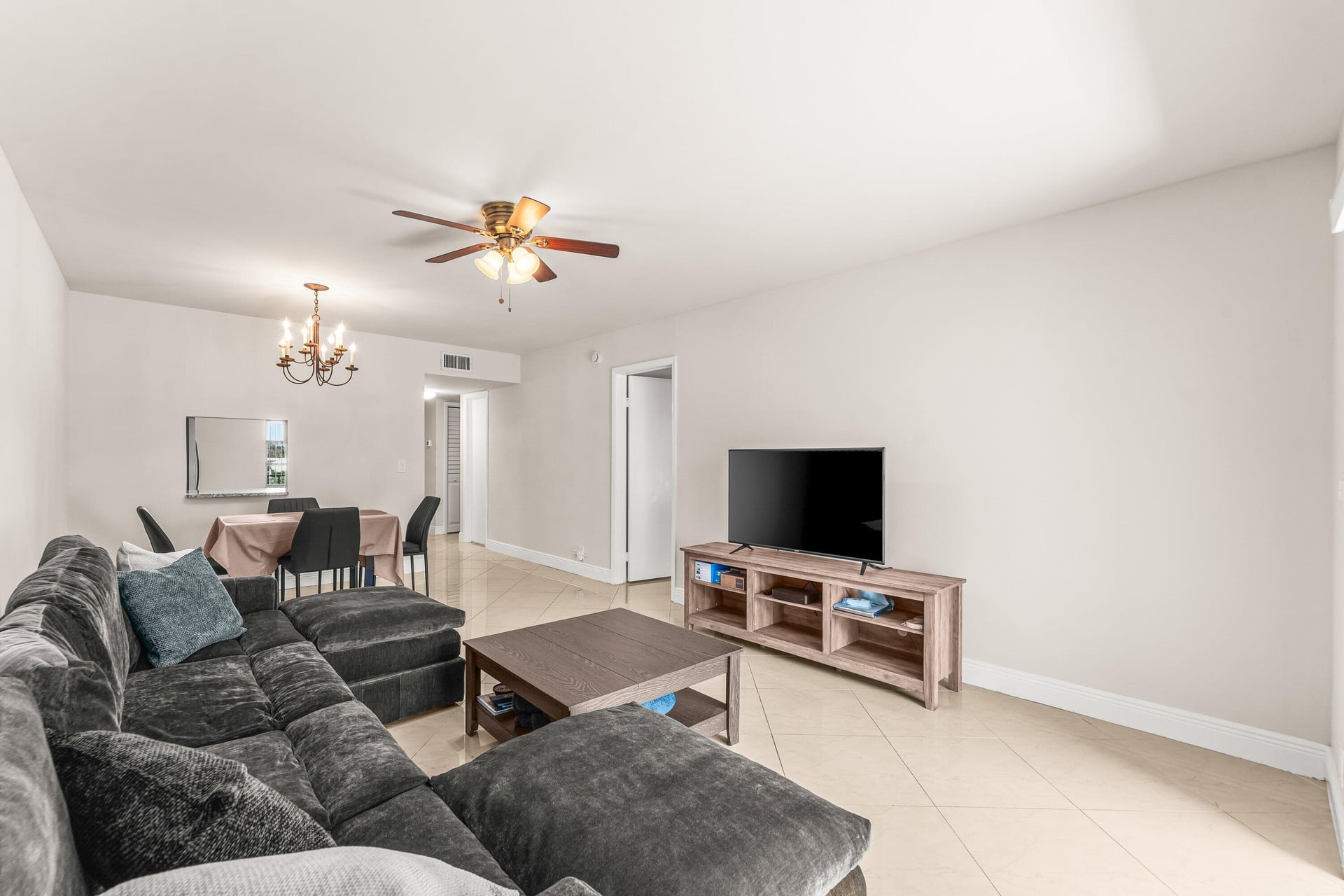 Unit 228 photo 17