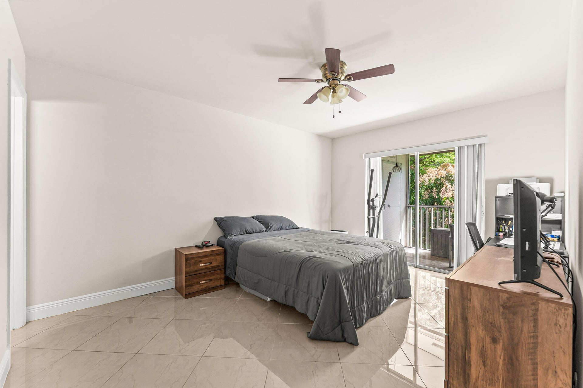 Unit 228 photo 20