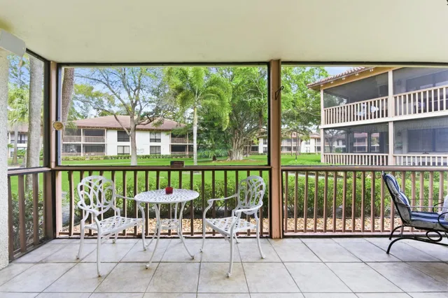 PGA National Palm Beach Gardens Residence photo 11