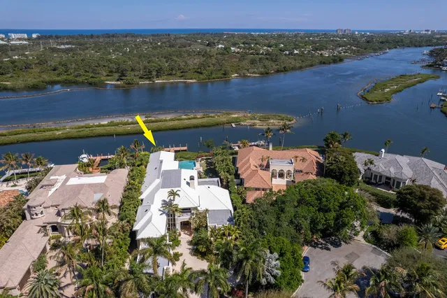 Admirals Cove Residence photo 11