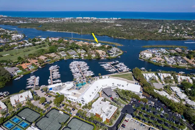 Admirals Cove Residence photo 12