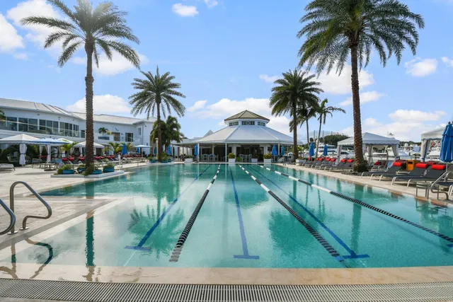 Admirals Cove Residence photo 22