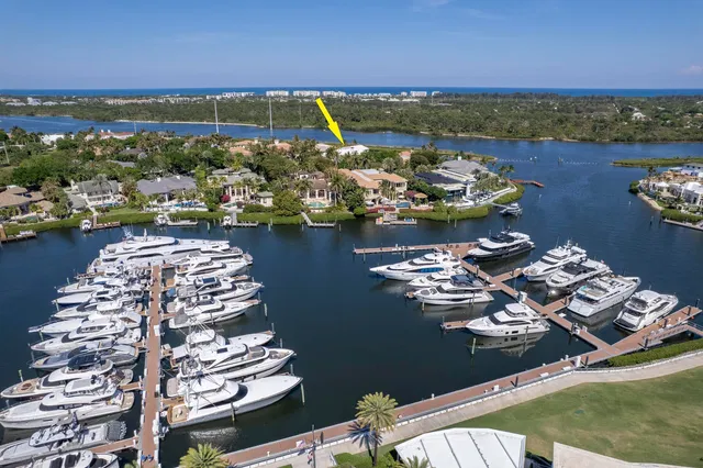 Admirals Cove Residence photo 27