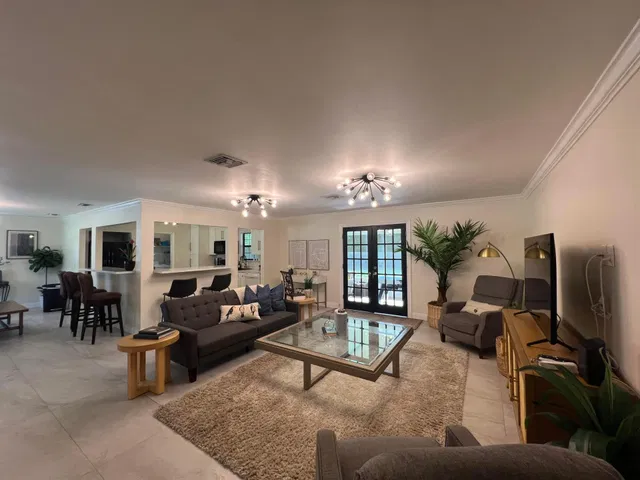 Residence photo 11