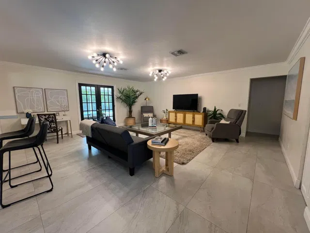 Residence photo 19