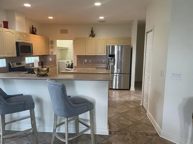  Residence photo 4