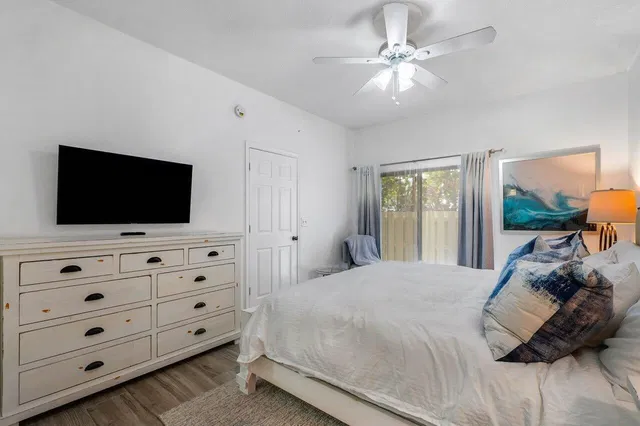 Unit 20 photo 17
