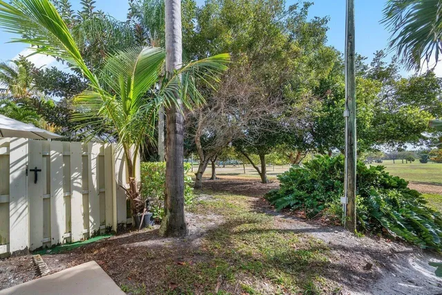 Unit 20 photo 25
