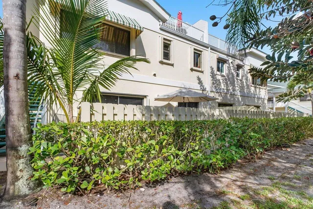 Unit 20 photo 28