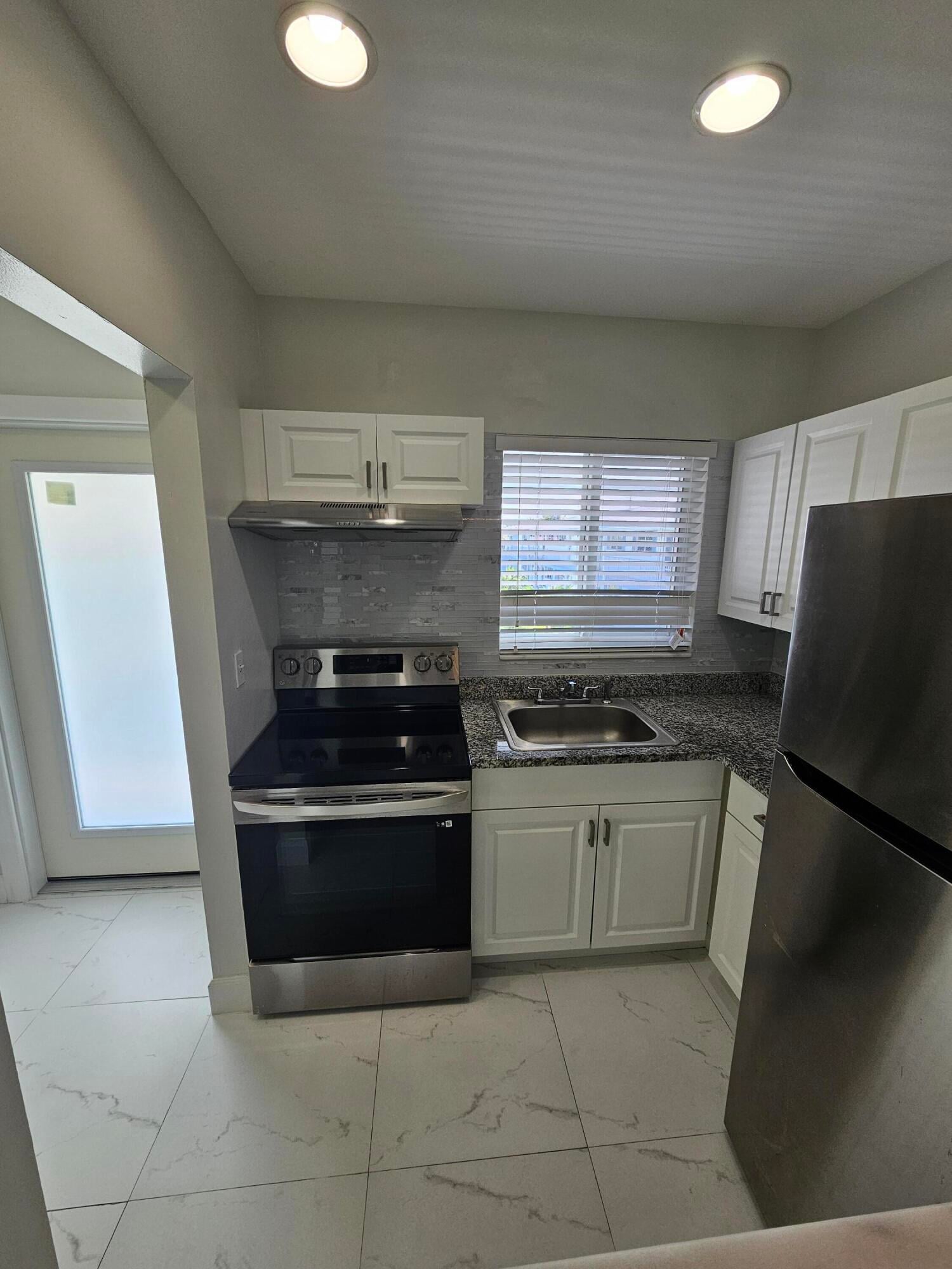 Unit 208 photo 3