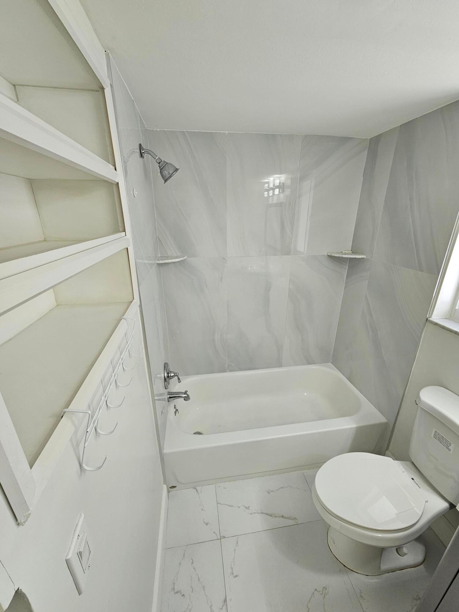 Unit 208 photo 9
