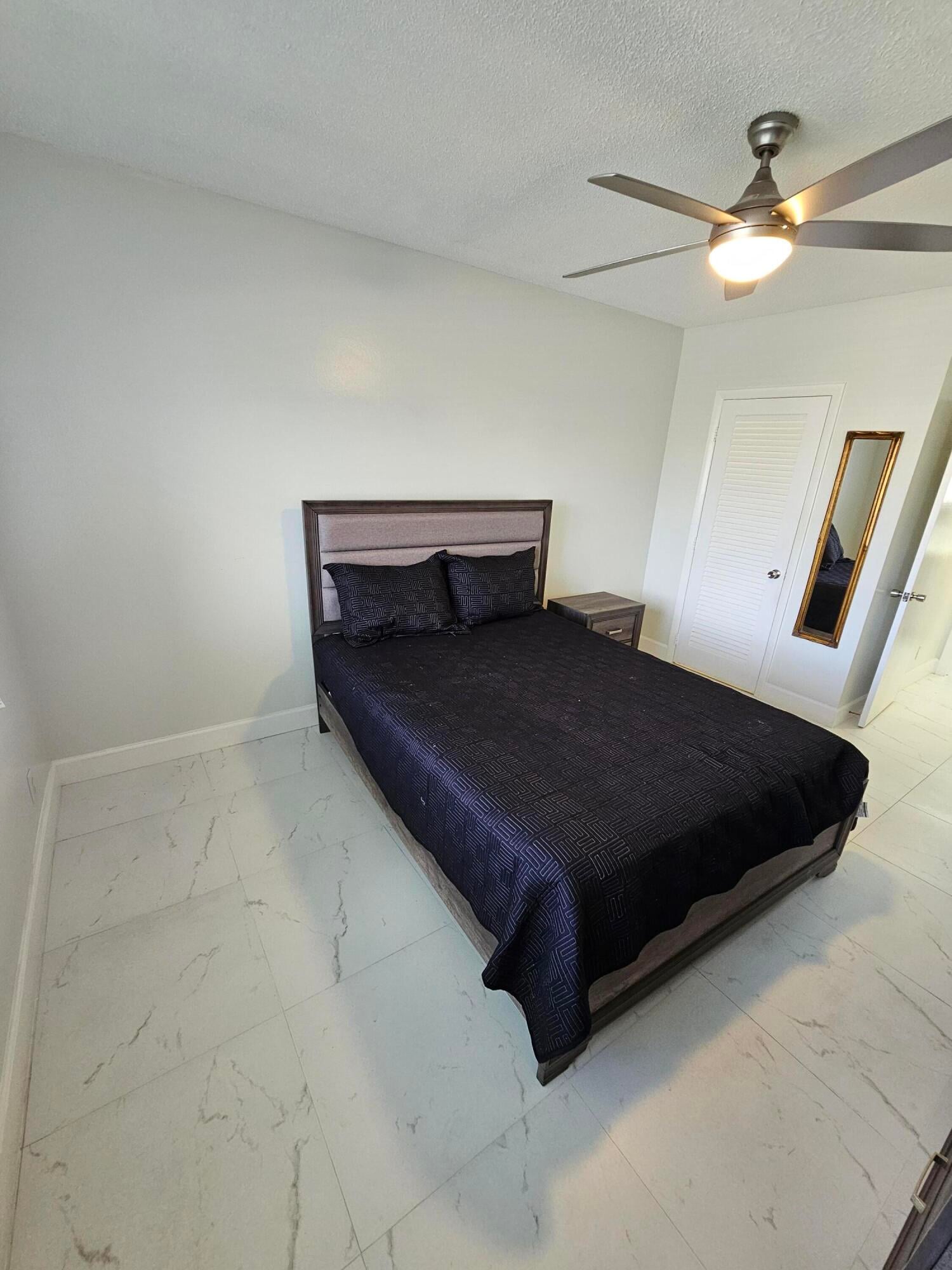 Unit 208 photo 11