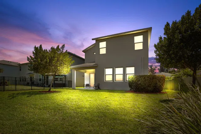 Residence photo 3