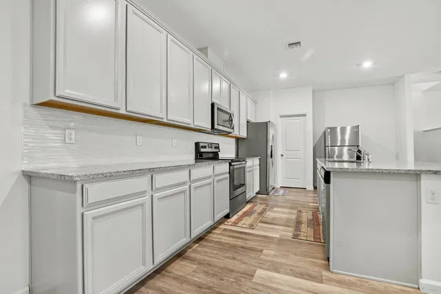Residence photo 17