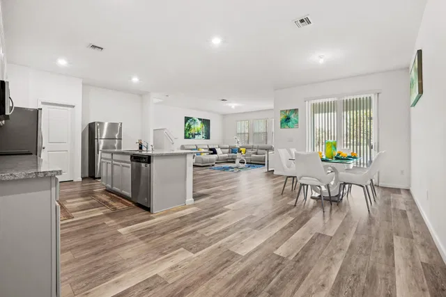 Residence photo 18