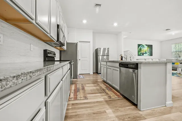 Residence photo 19