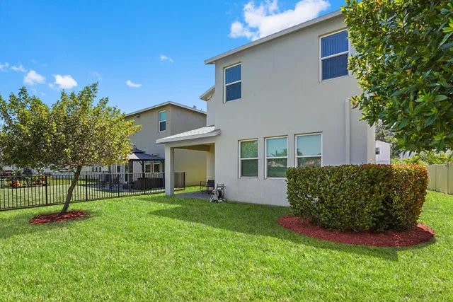 Residence photo 36