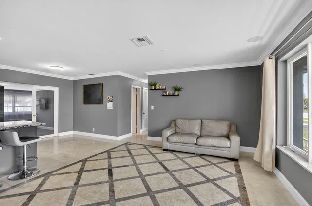 Residence photo 7