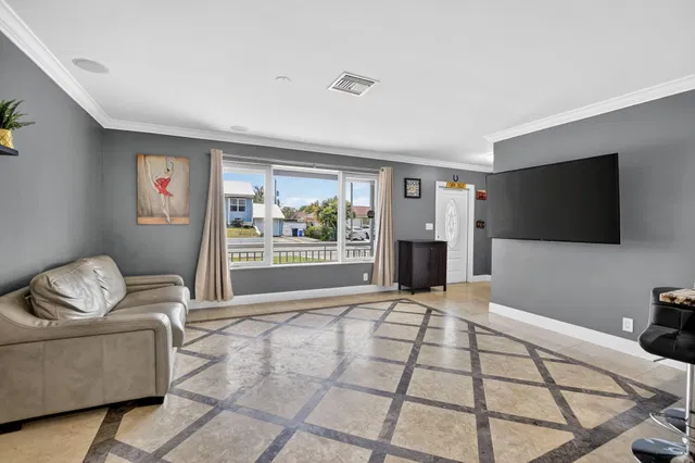 Residence photo 9