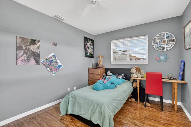 Residence photo 33