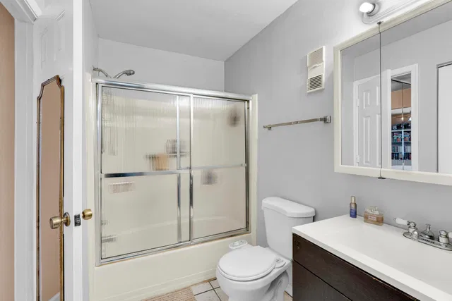 Unit 102 photo 11