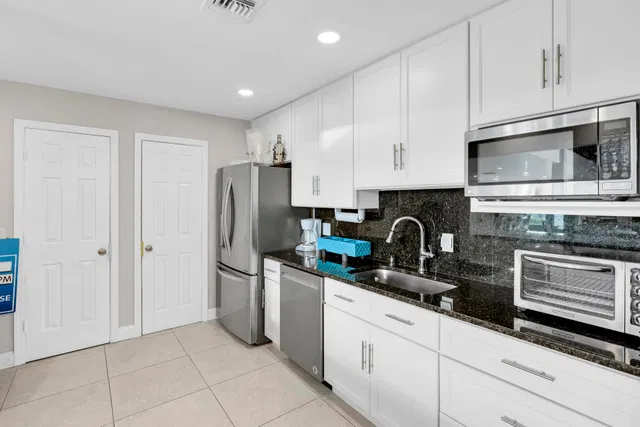 Unit 102 photo 41