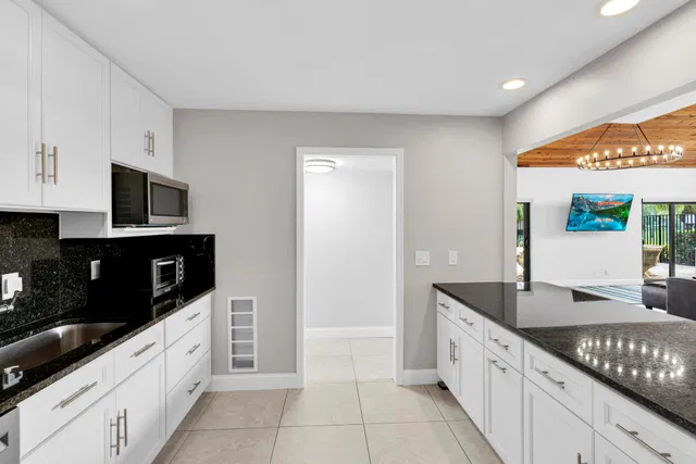 Unit 102 photo 42