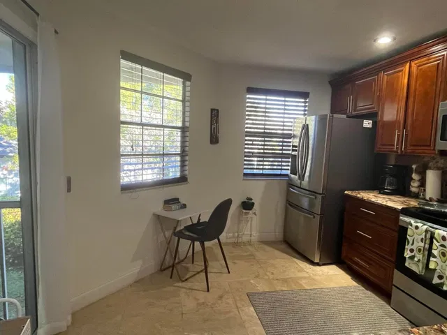 Unit 6549 photo 11