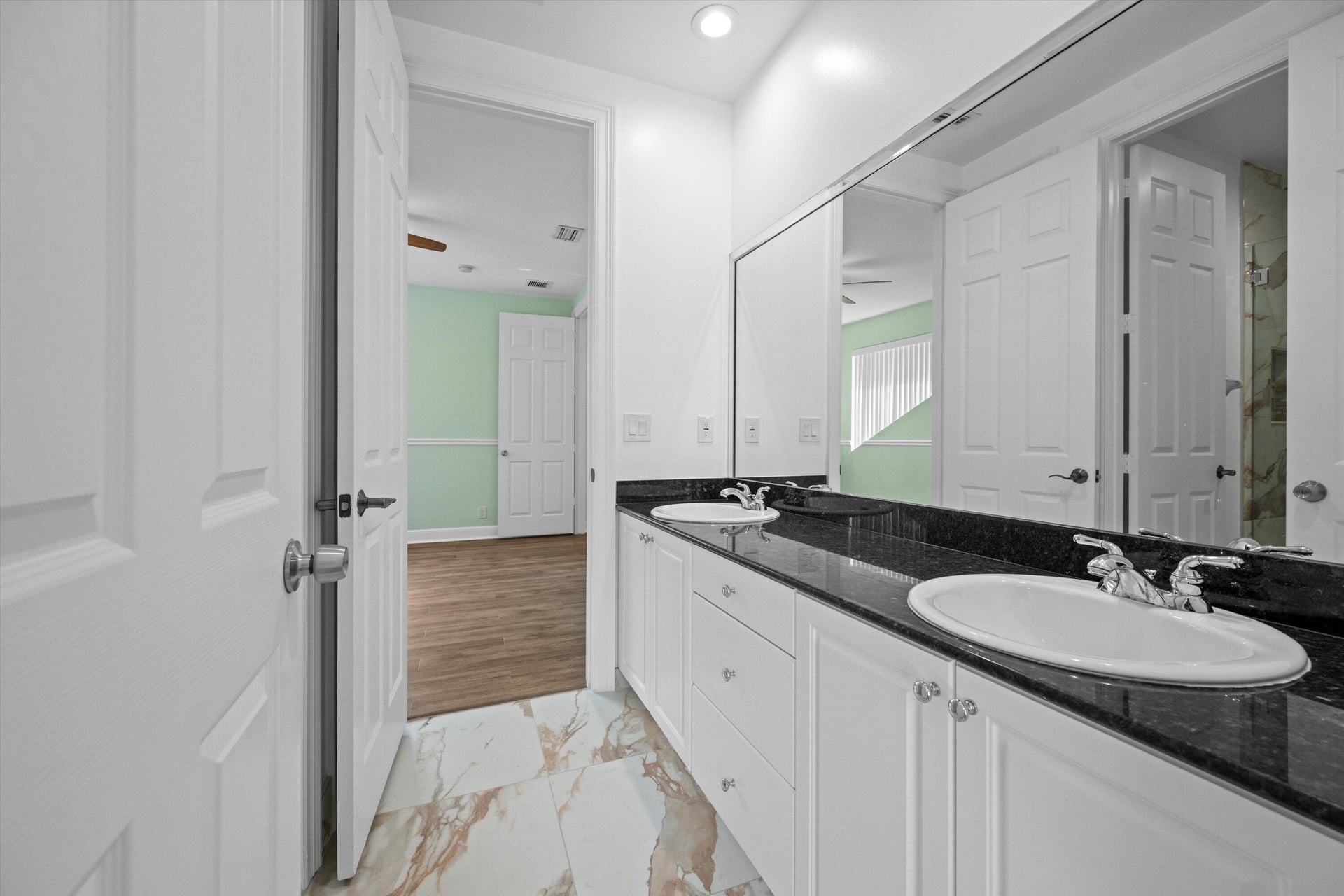  Residence photo 35