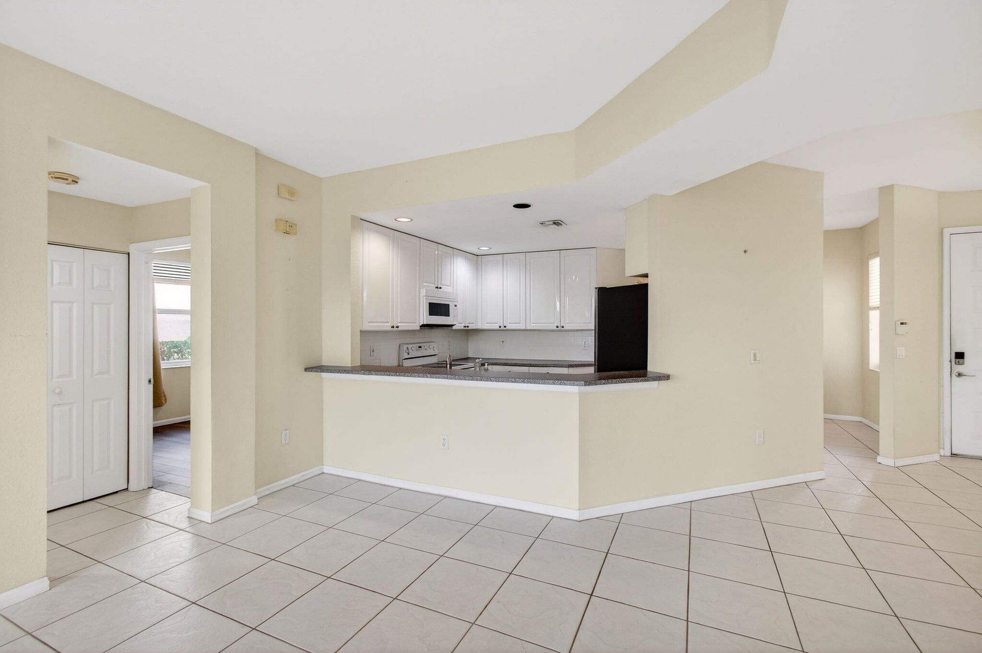 Unit 102 photo 28