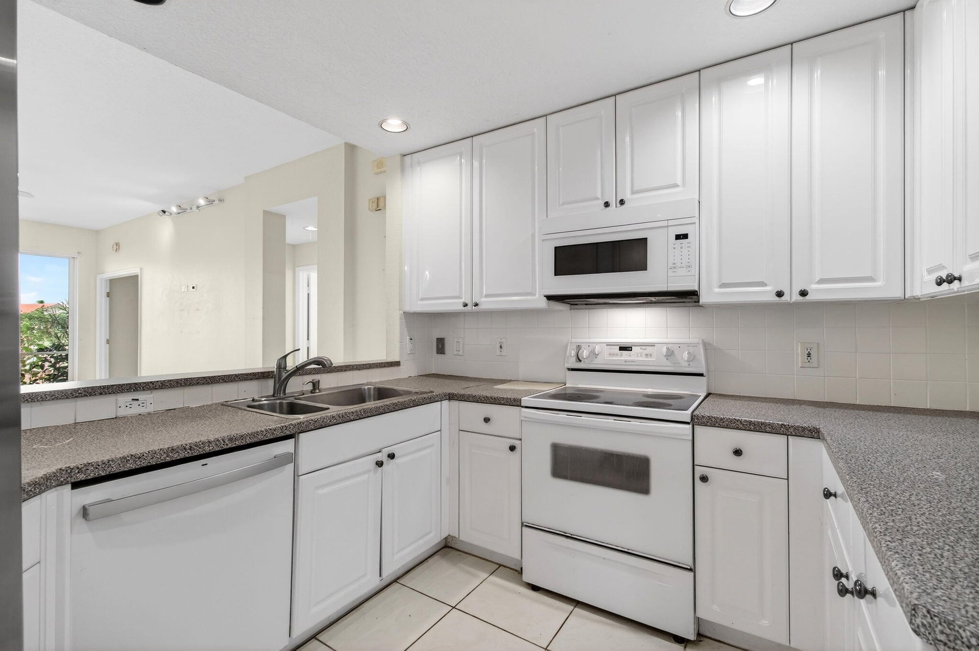 Unit 102 photo 36