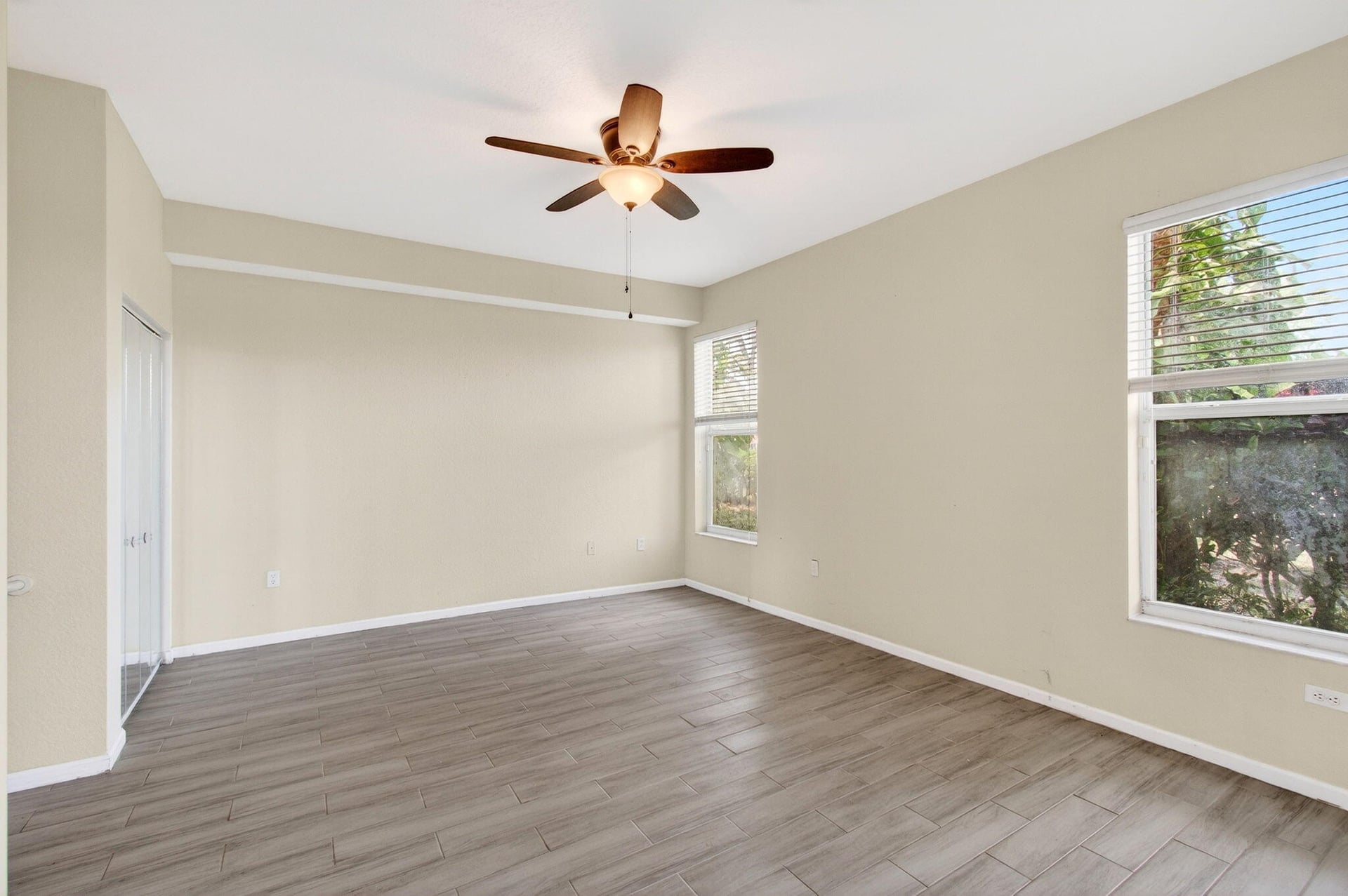 Unit 102 photo 44