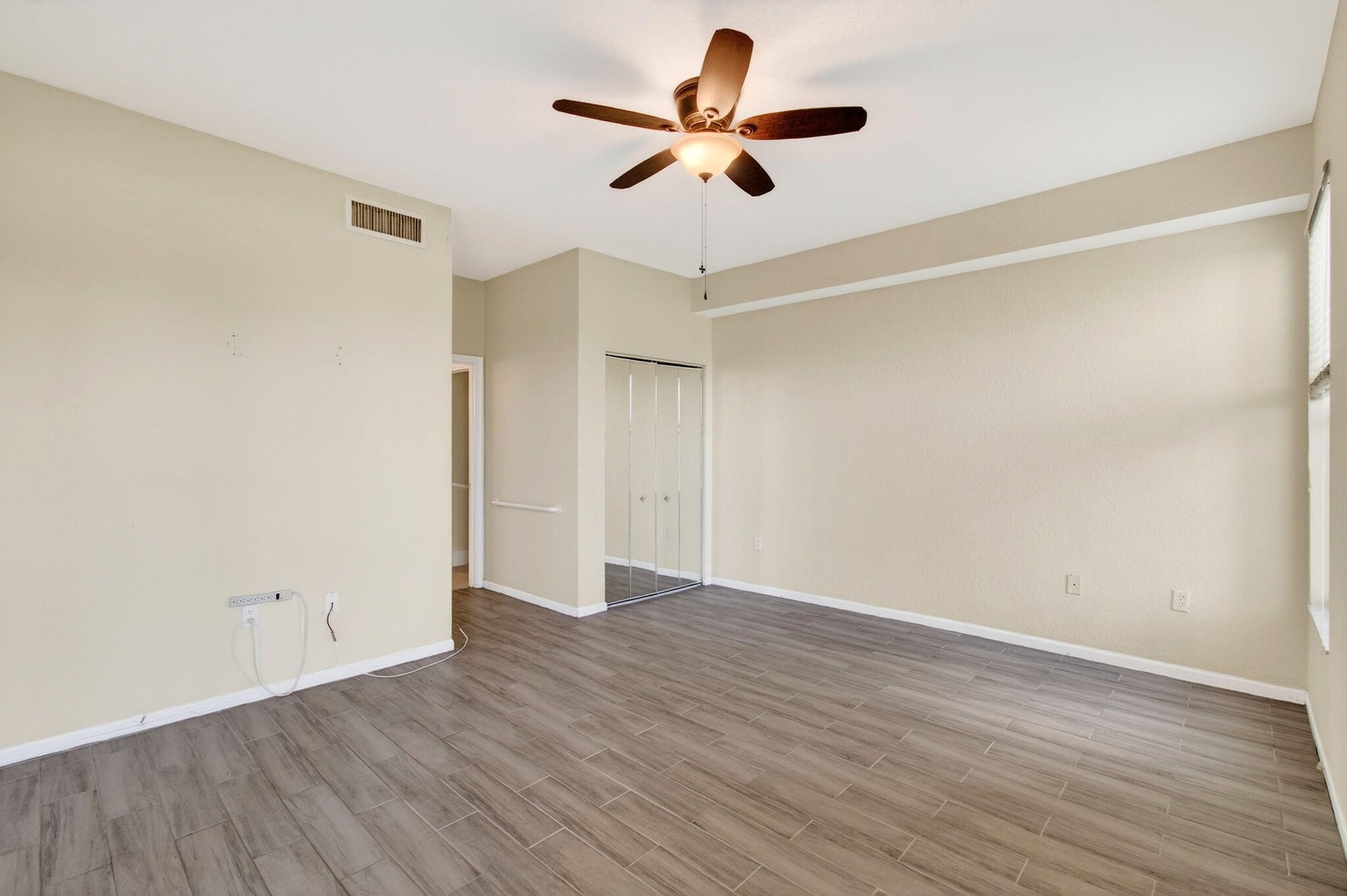 Unit 102 photo 50