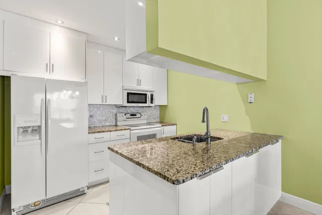 Residence photo 5