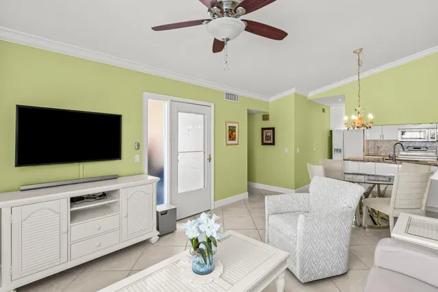 Residence photo 9