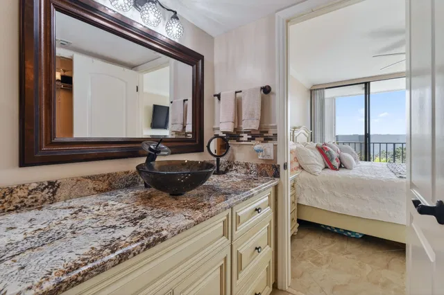 Unit 320 photo 36
