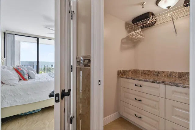 Unit 320 photo 37