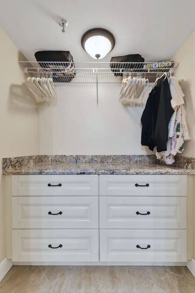 Unit 320 photo 38