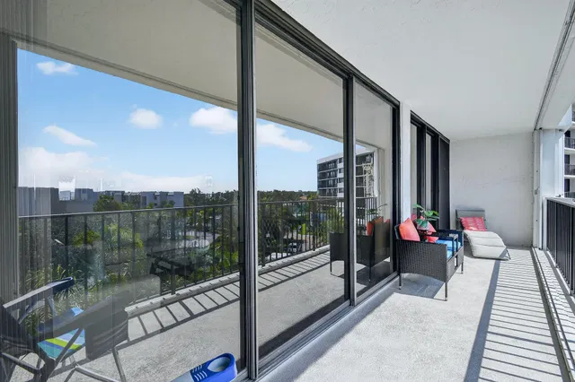 Unit 320 photo 41