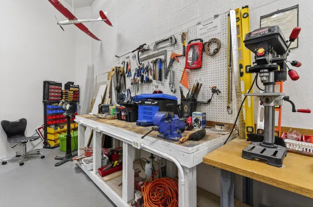 Unit 320 photo 62