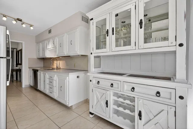 Singer Island Unit 408 photo 6