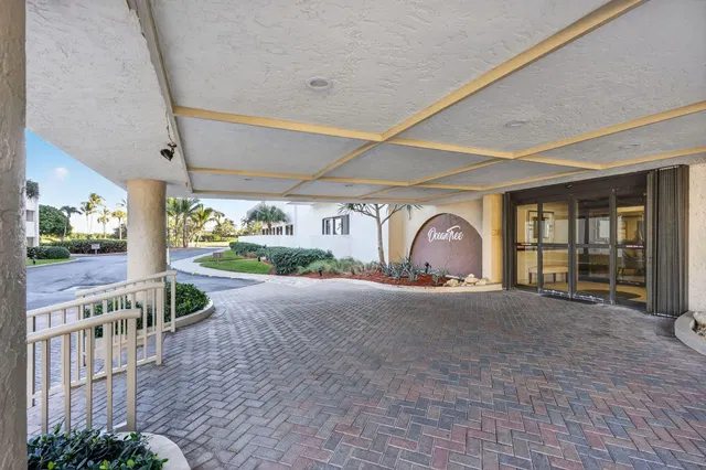 Singer Island Unit 408 photo 12